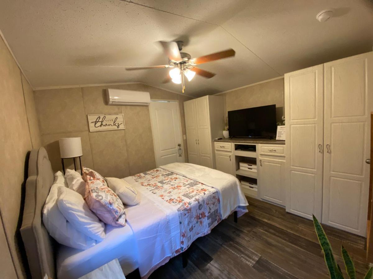 Your Own Cozy Tiny Home ออสเทล ภายนอก รูปภาพ